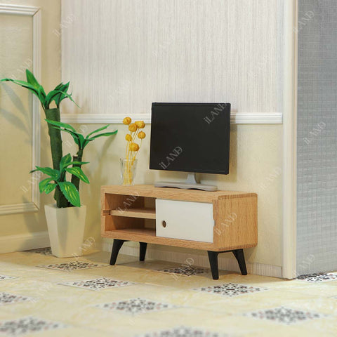 Dollhouse Furniture and Accessories